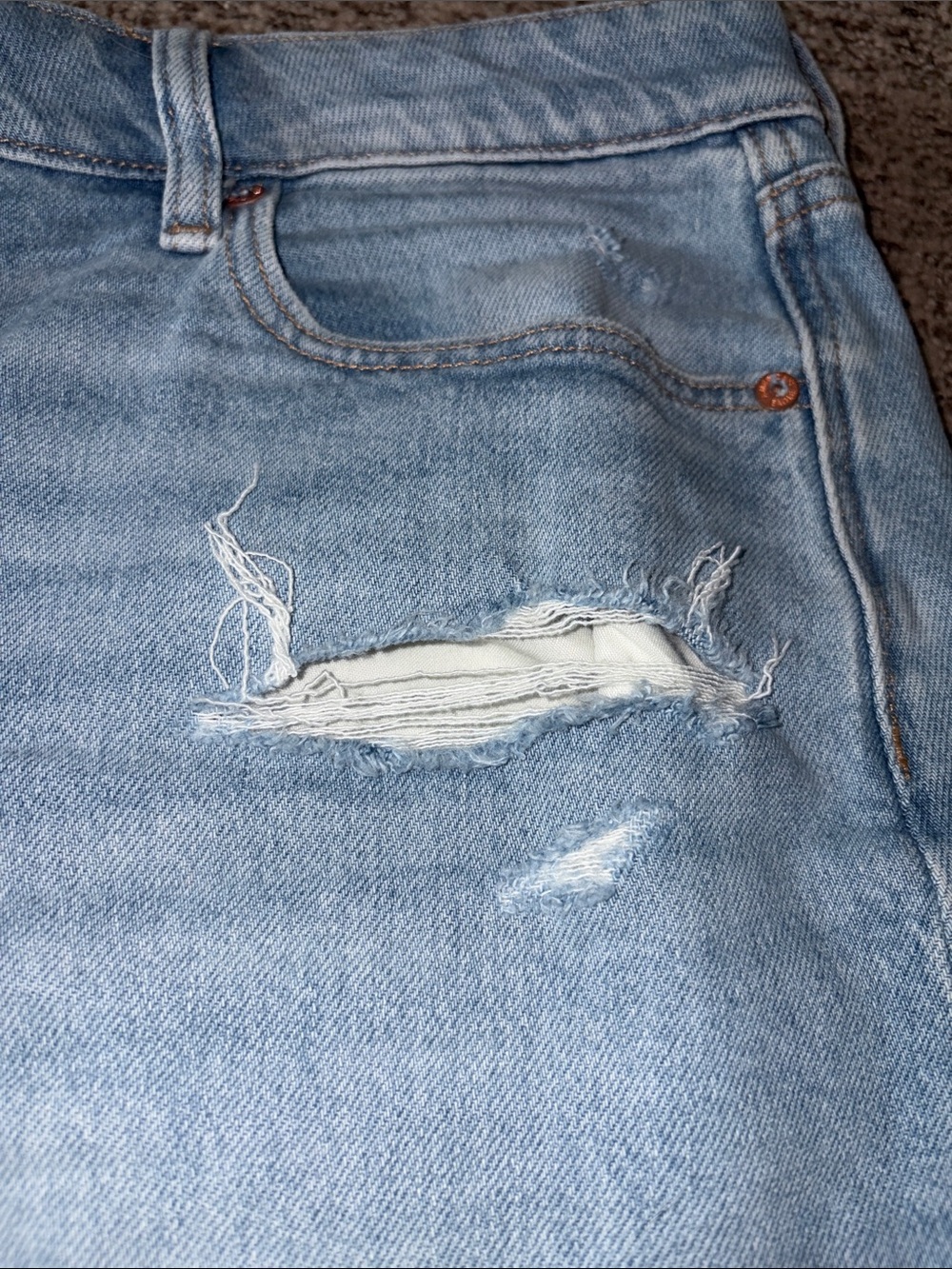 American Eagle AE x Sydney Sweeney embroidered denims shorts - Picture 7 of 14
